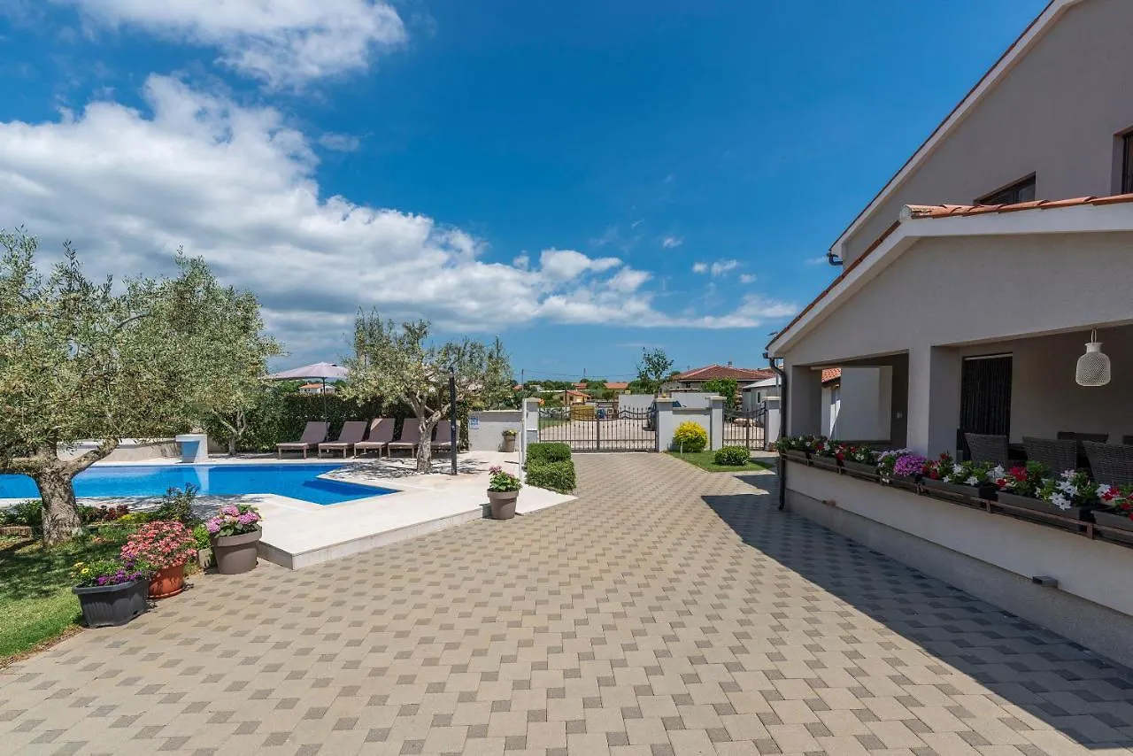 Apartment Maria Vodnjan 0*,  Croatia